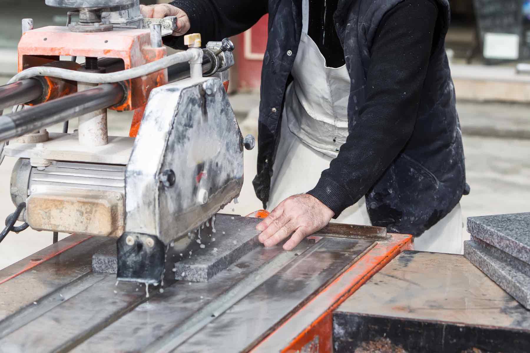 image technicien du découpage
